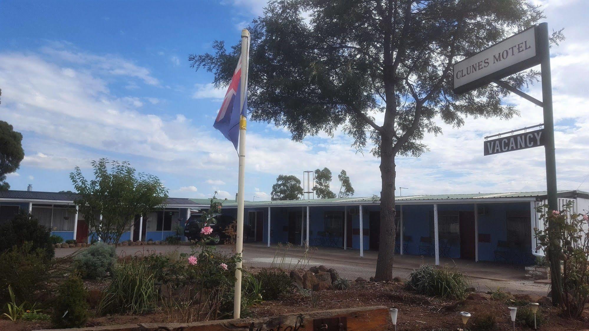 Clunes Motel Exterior photo